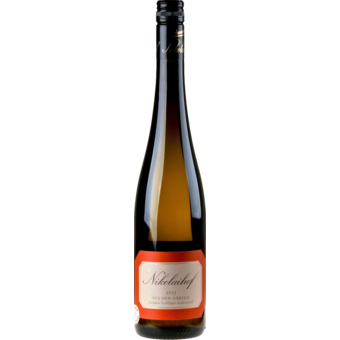 Bottle shot for 2013 Nikolaihof "Aus Den Garten" Gruner Vetliner Federspiel (Library Release)